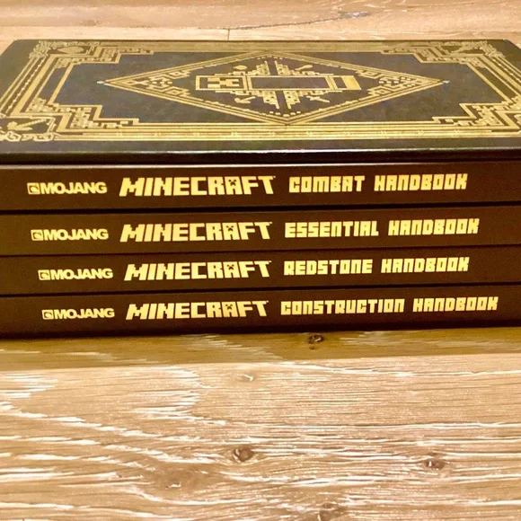 Minecraft Essential Handbooks Series - Picture 5 of 14